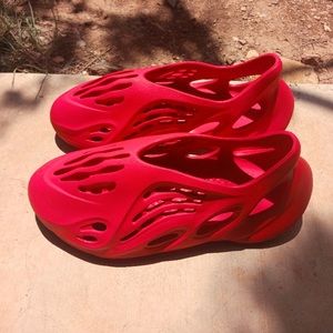 Adidas Yeezy Foam Runner Vermillion size 13US